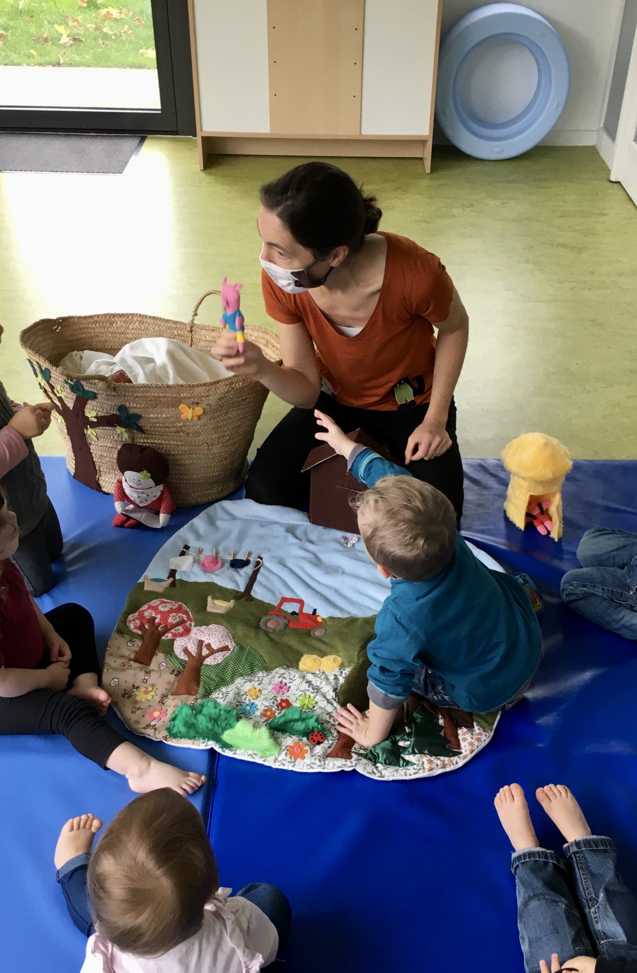 Panier à Histoires Contes et Comptines traditionnels